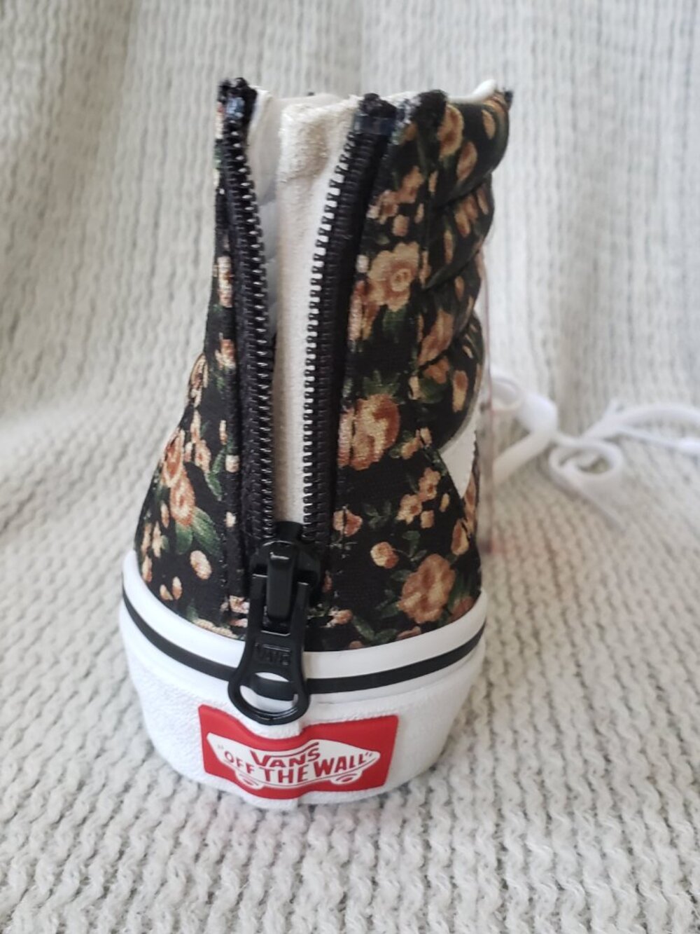 NWT NIB Vans Rose Dreams Sk8 Hi Zip Black White Girls Size 11 - Picture 6 of 15